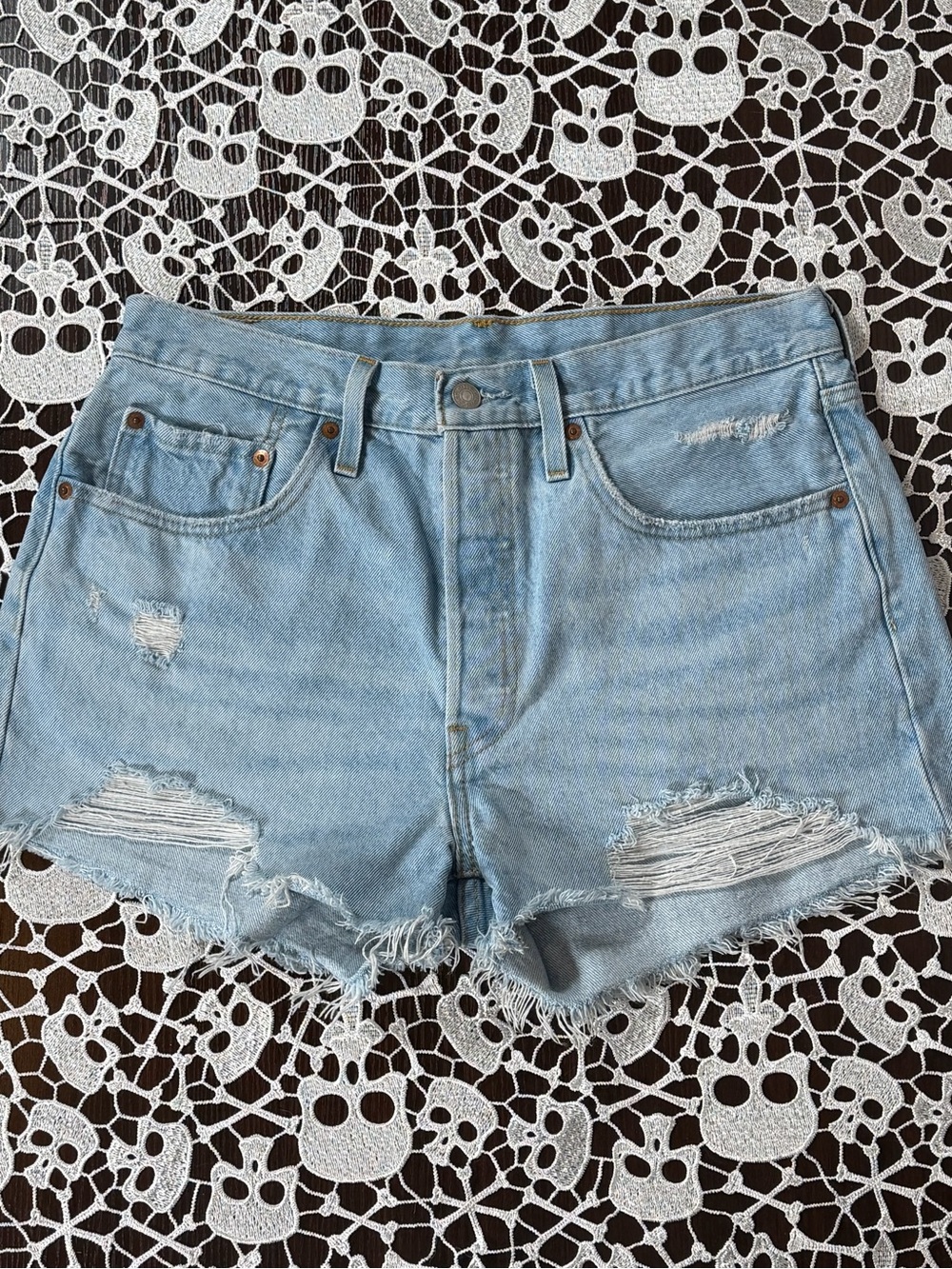Levi’s 501 Light Blue Distressed Denim Cut-Off Shorts Women’s Size 30